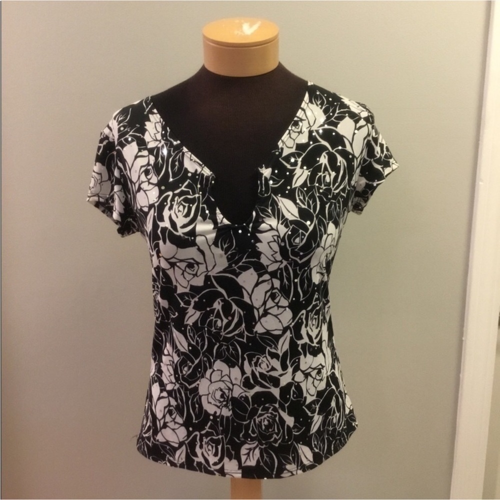 Brittany Black black and white short sleeve blouse Woman’s size Medium